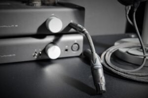 Balanced to Single Ended Adapter - 4 Pin XLR (F) to 1/4" TRS (M) - Image 3