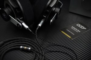 Final Headphone Cable - Dual 3.5mm Headphone Cable - D8000 Headphone Cable - Connected